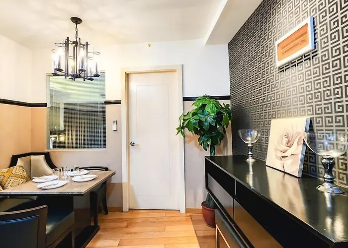 Luxury 1br In Poblacion Makati W Parking Manila