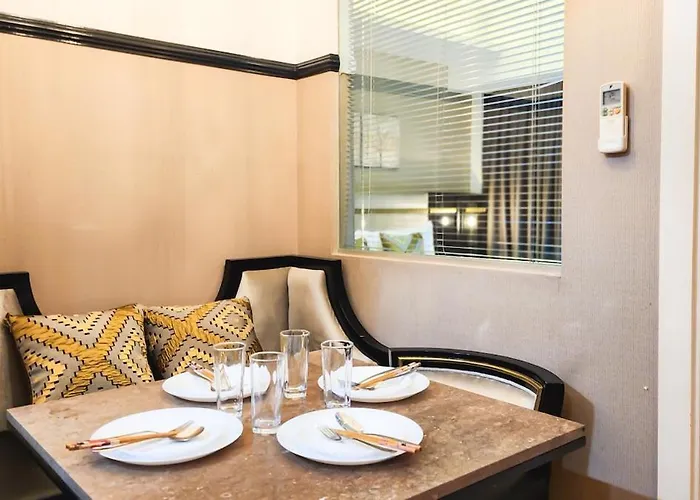 Luxury 1br In Poblacion Makati W Parking Apartamento